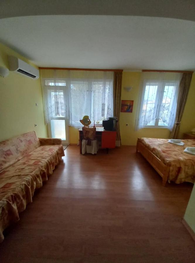 Hadjibulevata Guest House Kovachevtsi Bagian luar foto