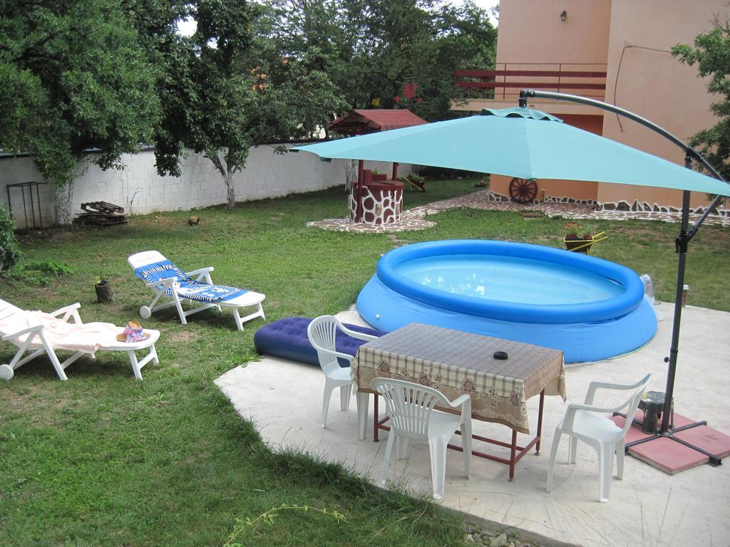 Hadjibulevata Guest House Kovachevtsi Bagian luar foto