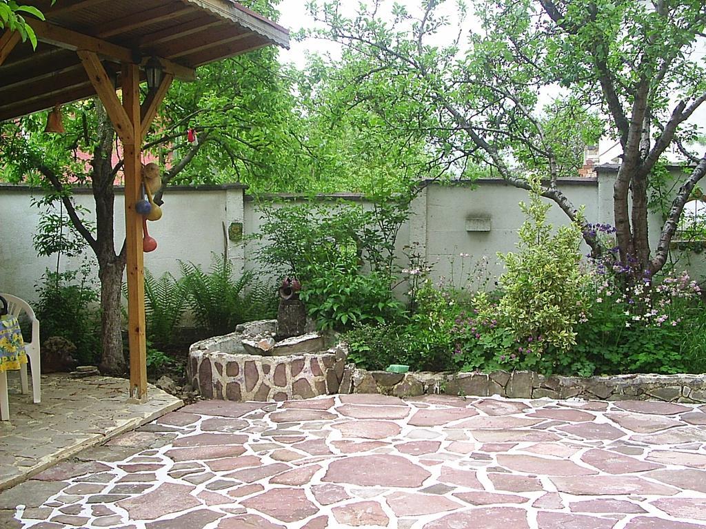 Hadjibulevata Guest House Kovachevtsi Bagian luar foto