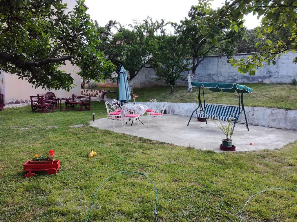 Hadjibulevata Guest House Kovachevtsi Bagian luar foto